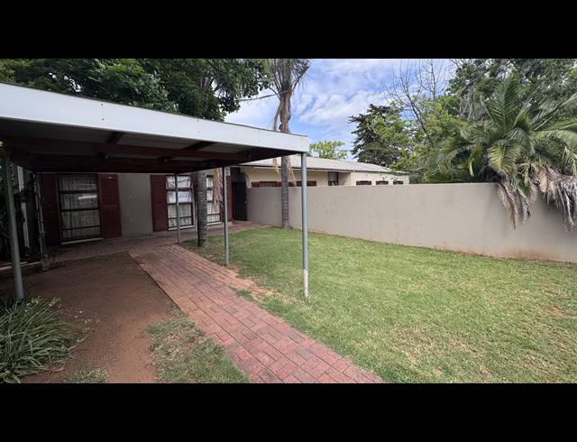 4 BEDROOM FREESTANDING FOR SALE IN VAN RIEBEECK PARK